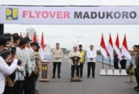 Presiden Prabowo Subianto saat meresmikan flyover Madukoro yang terletak di Jalan Madukoro Raya, Kecamatan Semarang Barat, Kota Semarang, Jawa Tengah, Rabu (11/12/2024) pagi. (Dok. Tim Media Prabowo Subianto)