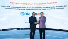 Penandatanganan perjanjian fasilitas kredit PT Bank Rakyat Indonesia (Persero) Tbk. kepada PT Indonesia Infrastructure Finance (IIF), di Kantor Pusat BRI, Jakarta pada Kamis (27/2/2025). (Dok. BRI)